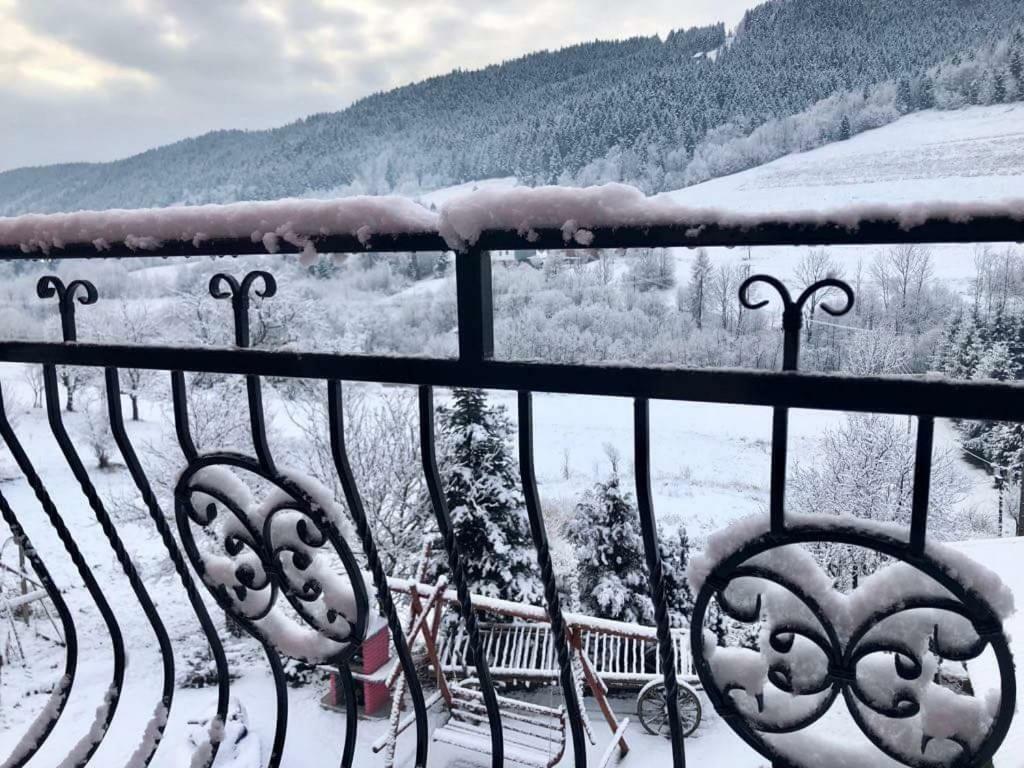 Malinowy Domek Mlynczyska Bagian luar foto