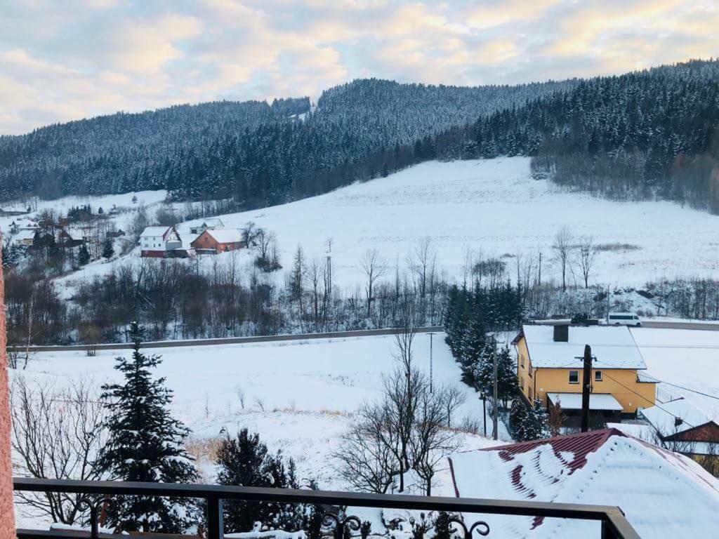 Malinowy Domek Mlynczyska Bagian luar foto